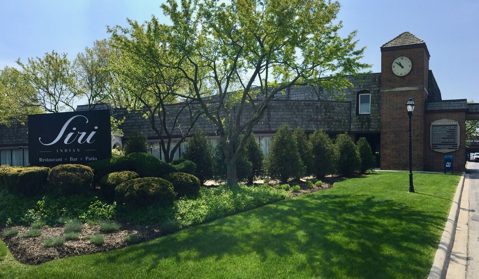 321-395 E Dundee Rd, Wheeling, IL à louer - Photo du bâtiment - Image 3 de 15