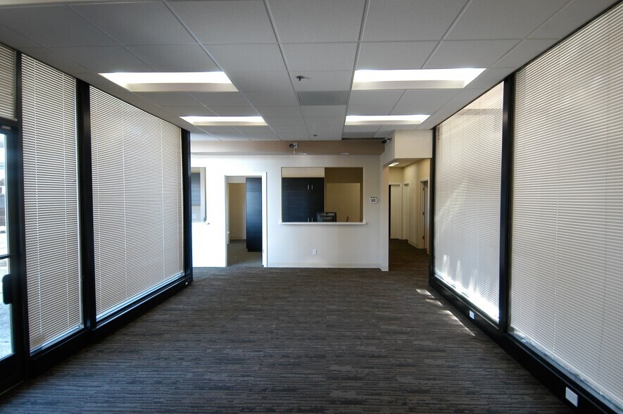 2890 El Camino Real, Redwood City, CA à louer - Photo du bâtiment - Image 3 de 11