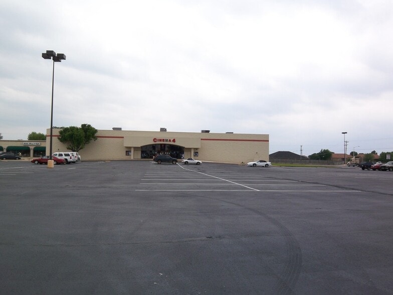 900 E Prospect Ave, Ponca City, OK à louer - Photo principale - Image 3 de 3