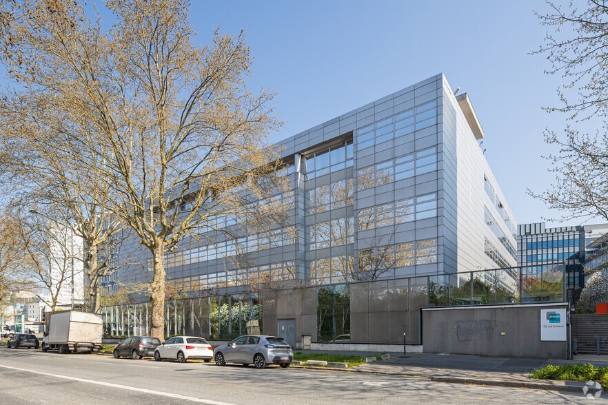 47 Boulevard Ornano, Saint-Denis for lease - Primary Photo - Image 1 of 3