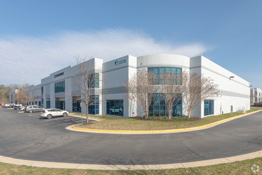 22725 Dulles Summit Ct, Sterling, VA for lease - Building Photo - Image 1 of 8