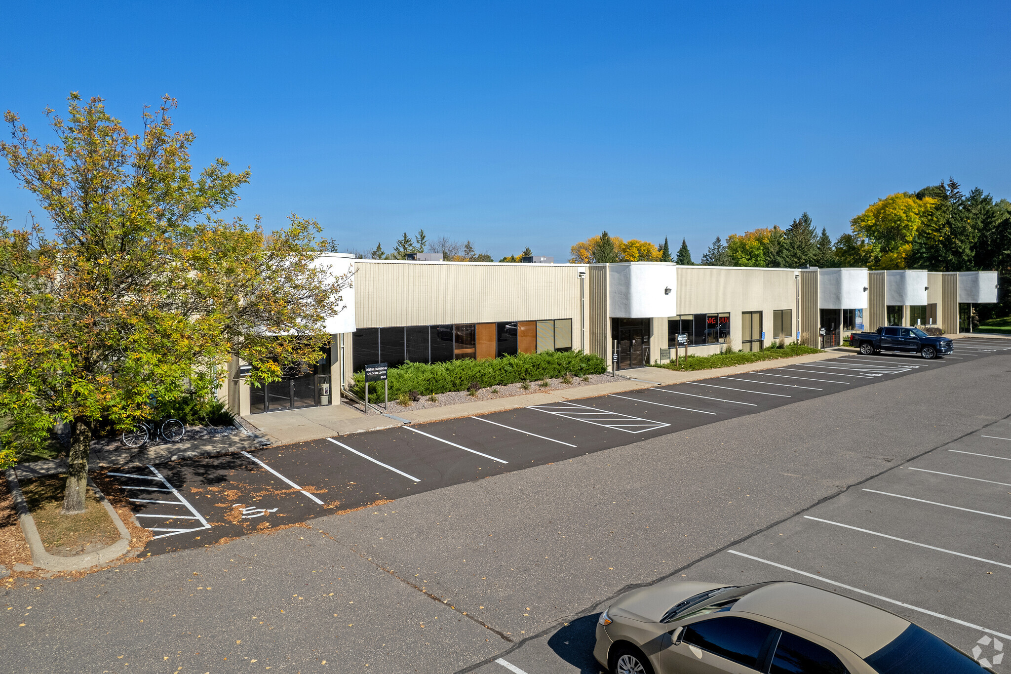 6550-6570 Edenvale Blvd, Eden Prairie, MN for lease Building Photo- Image 1 of 6