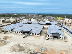 211 Crossing Ave, San Antonio, TX à vendre Photo du bâtiment- Image 2 de 45