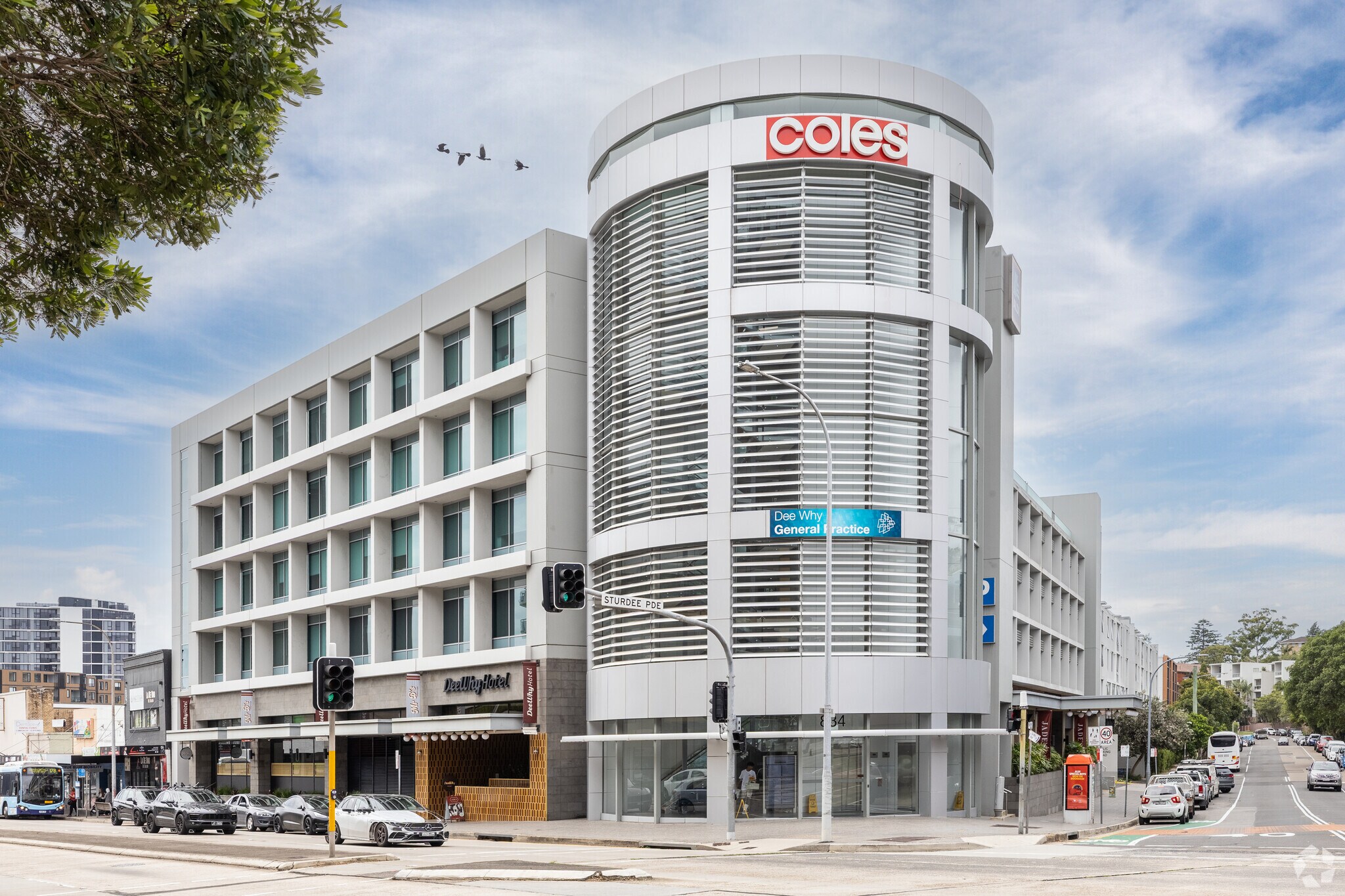 19 Pacific Pde, DEE WHY for lease Primary Photo- Image 1 of 7