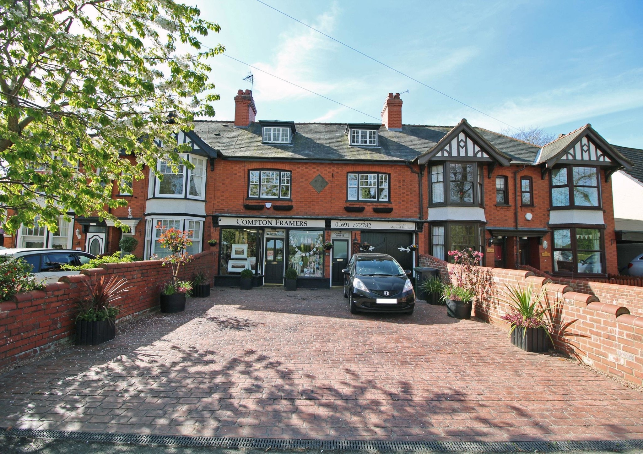 10-10A Station Ave, Wrexham for lease Primary Photo- Image 1 of 2