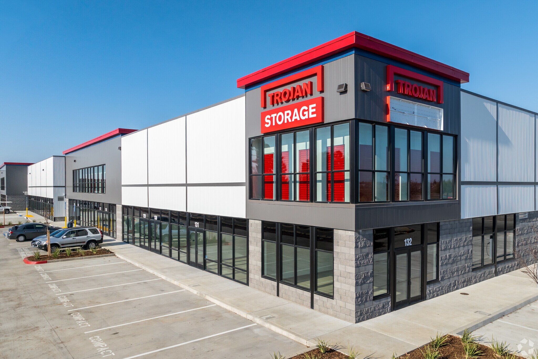 9025 Big Horn Blvd, Elk Grove, CA for lease Primary Photo- Image 1 of 9