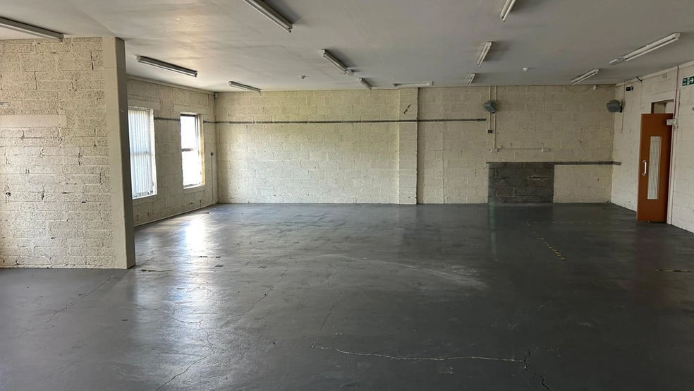 6-8 Main St, Ballynahinch for lease - Interior Photo - Image 2 of 2