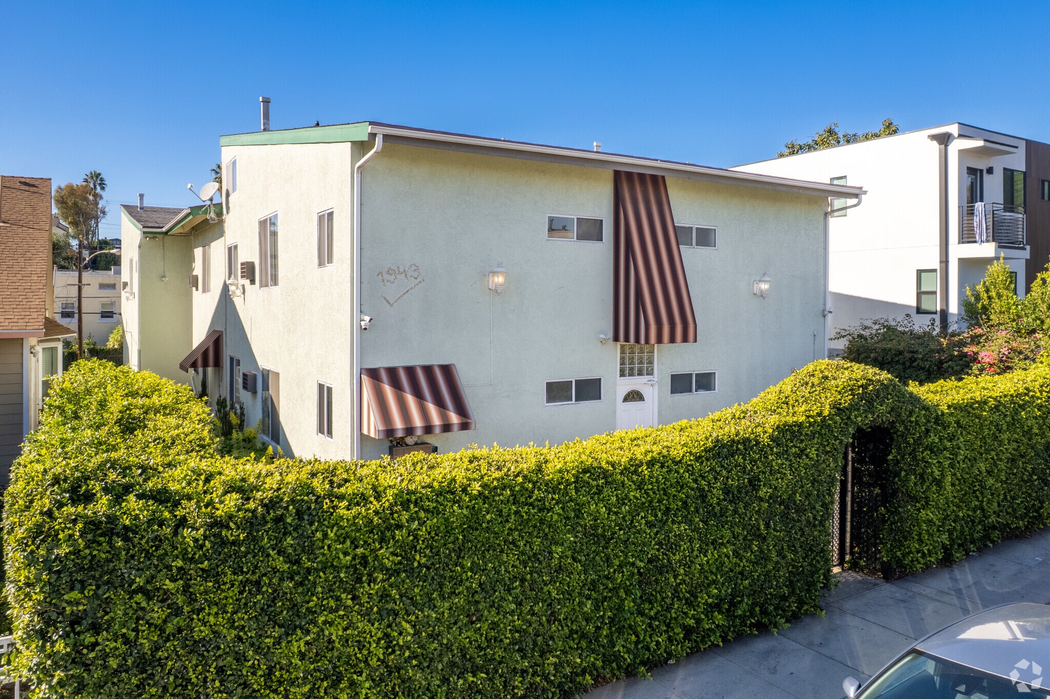 1943 Vista Del Mar Ave, Los Angeles, CA for sale Primary Photo- Image 1 of 25