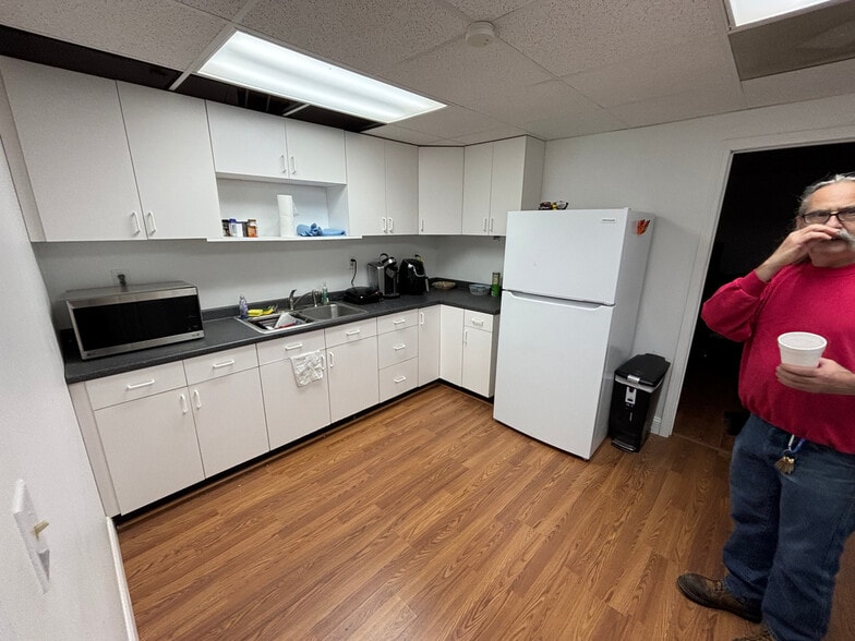 832 Purser Dr, Raleigh, NC for lease - Interior Photo - Image 3 of 6