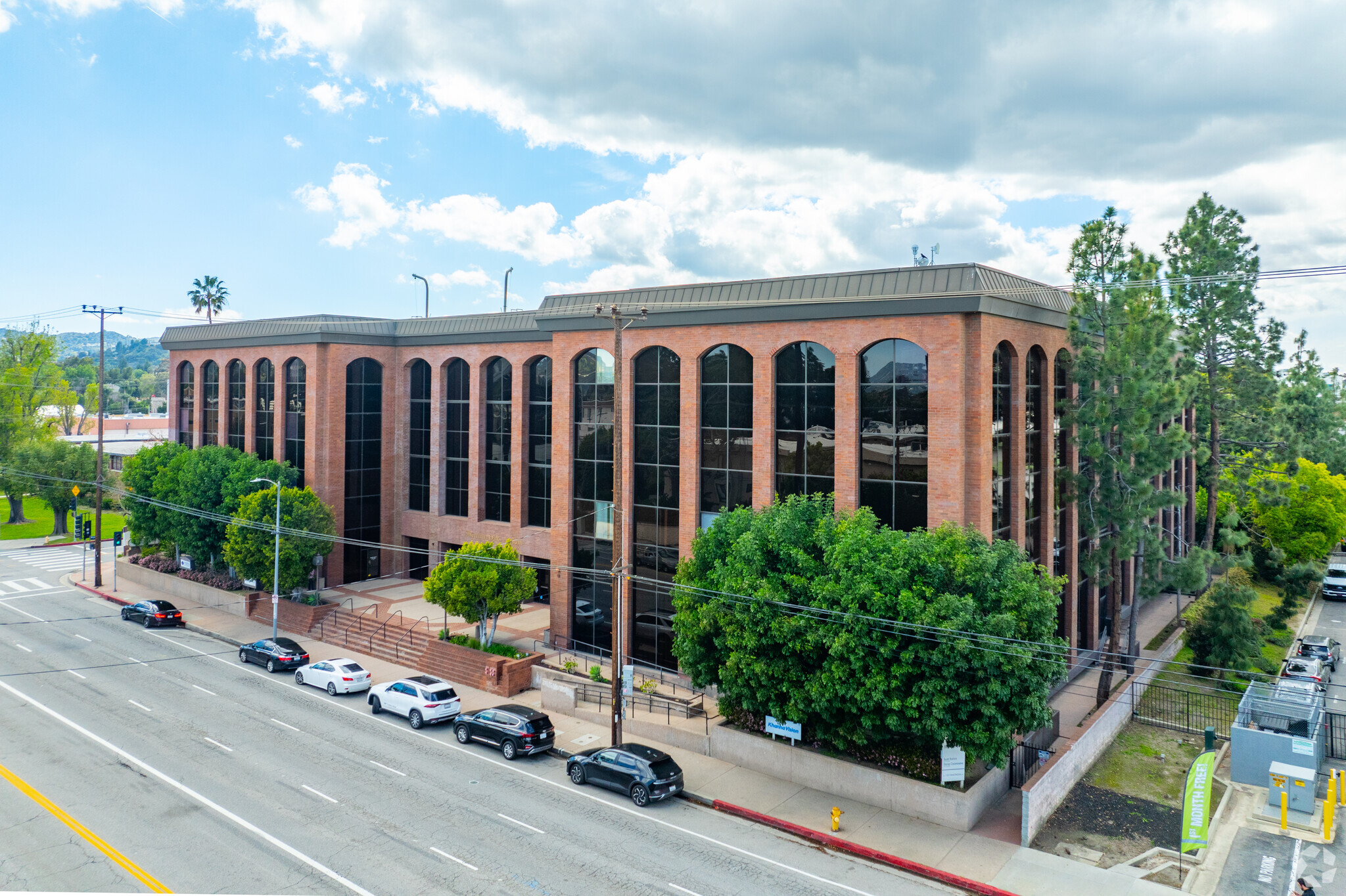 15315 Magnolia Blvd, Sherman Oaks, CA for lease Building Photo- Image 1 of 8