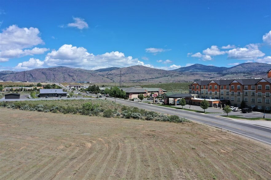 833 Koala Dr, Omak, WA for sale - Building Photo - Image 3 of 12