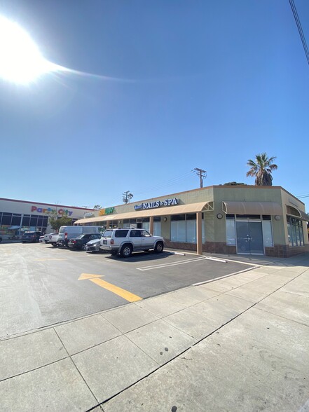 2011 N Hollywood Way, Burbank, CA for lease - Building Photo - Image 3 of 4