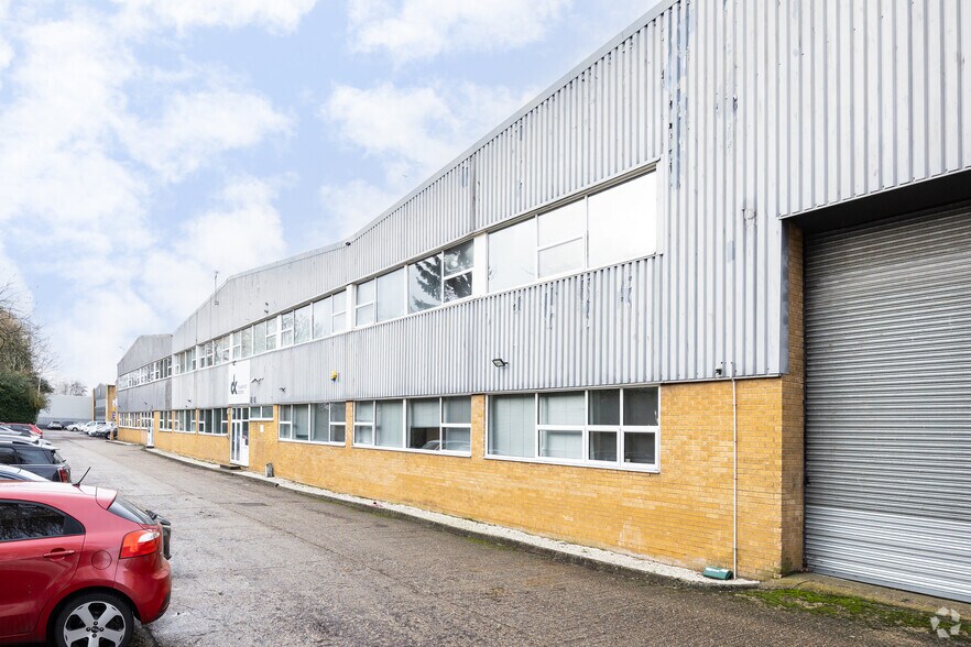 20 Eelmoor Rd, Farnborough à louer - Photo du bâtiment - Image 3 de 3