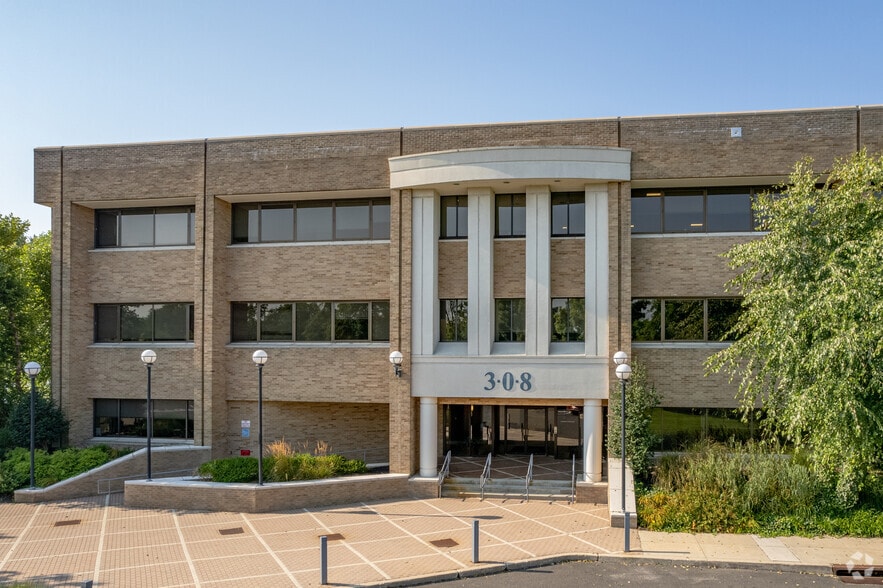 308 Harper Dr, Moorestown, NJ for lease - Building Photo - Image 2 of 16