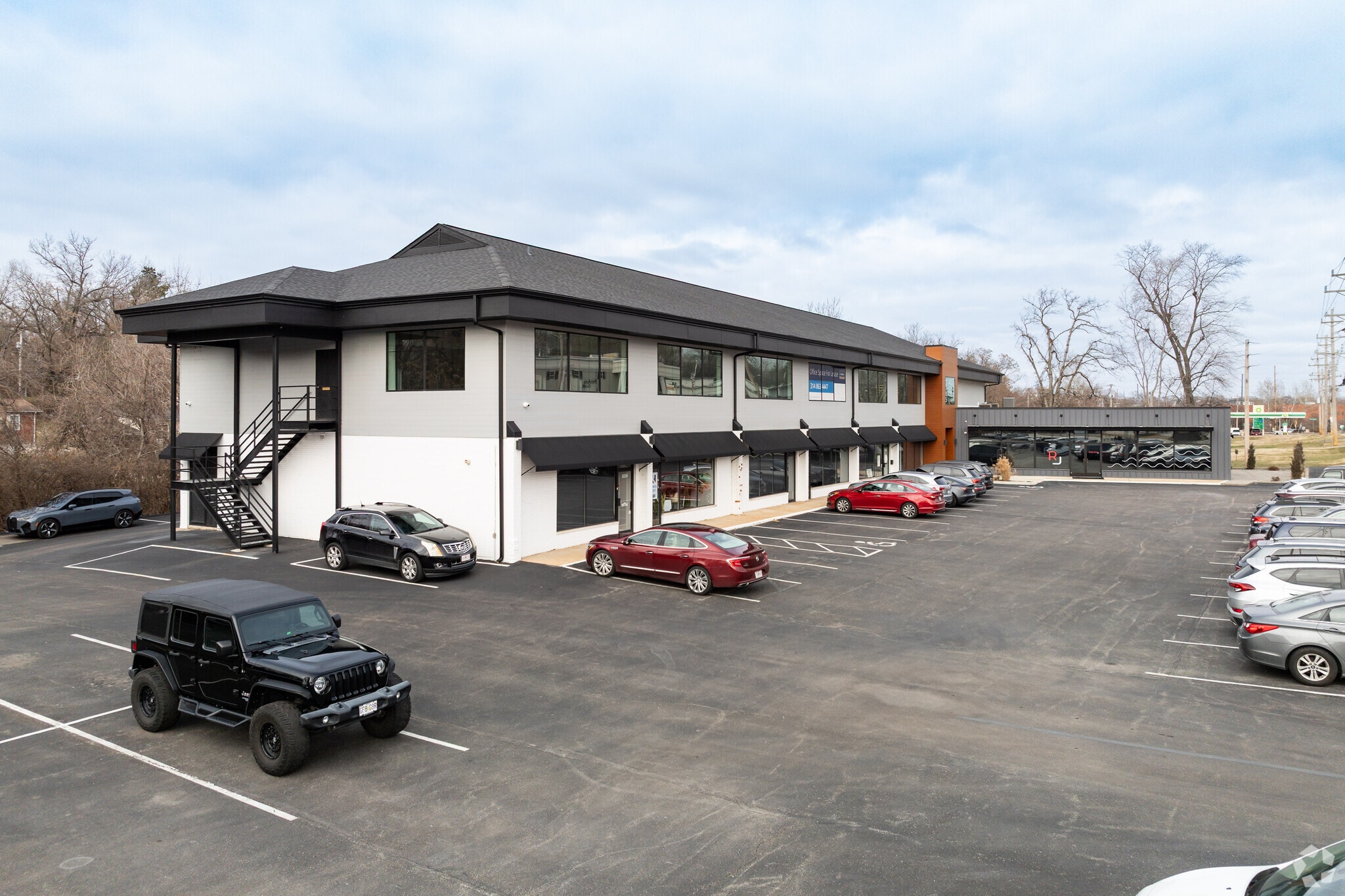 3201-3229 S Brentwood Blvd, Webster Groves, MO for lease Primary Photo- Image 1 of 5