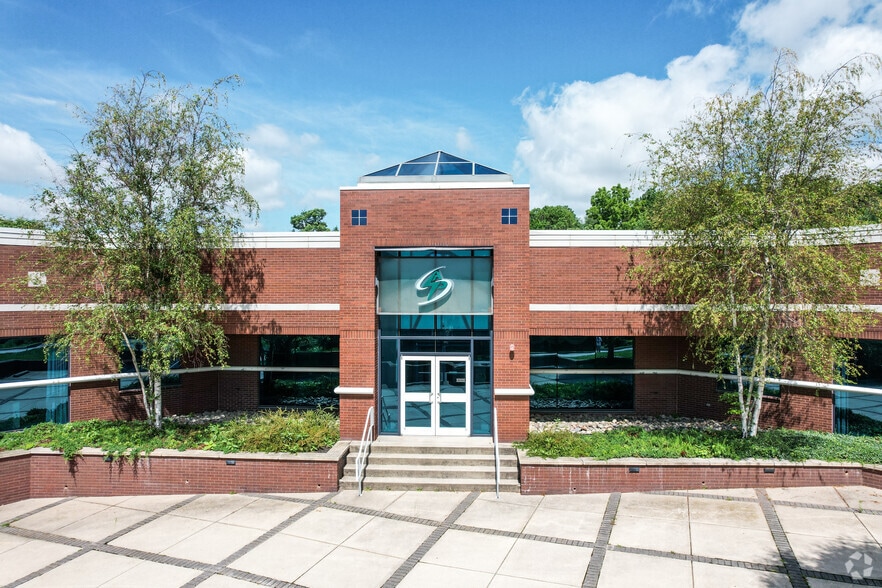 31 General Warren Blvd, Malvern, PA for sale - Building Photo - Image 3 of 6