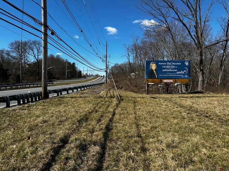 92 State Hwy 33, Manalapan Township, NJ for sale - Building Photo - Image 2 of 12