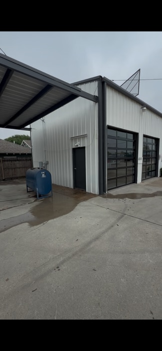 Plus de détails pour 424 W Henderson St, Cleburne, TX - Local d'activités à louer