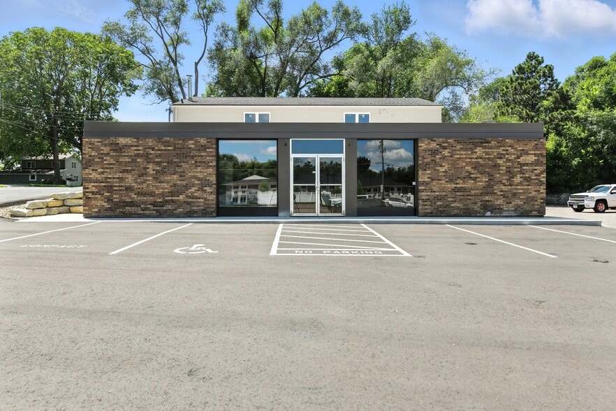 2324 Vermillion St, Hastings, MN à vendre - Photo du bâtiment - Image 1 de 35