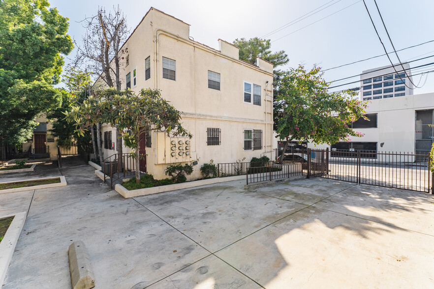 4563 W Fountain Ave, Los Angeles, CA for sale - Building Photo - Image 3 of 10