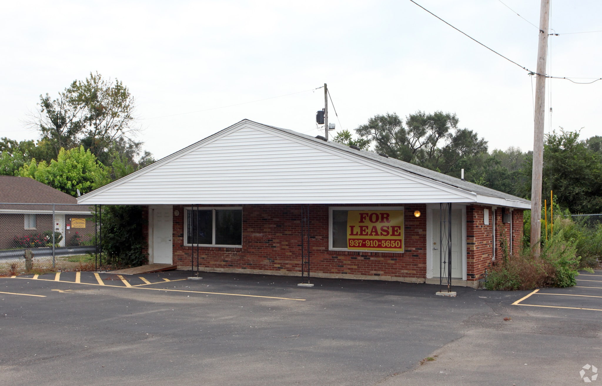 10941-10971 Lower Valley Pike, Medway OH portfolio of 4 properties for sale on LoopNet.ca Primary Photo- Image 1 of 5