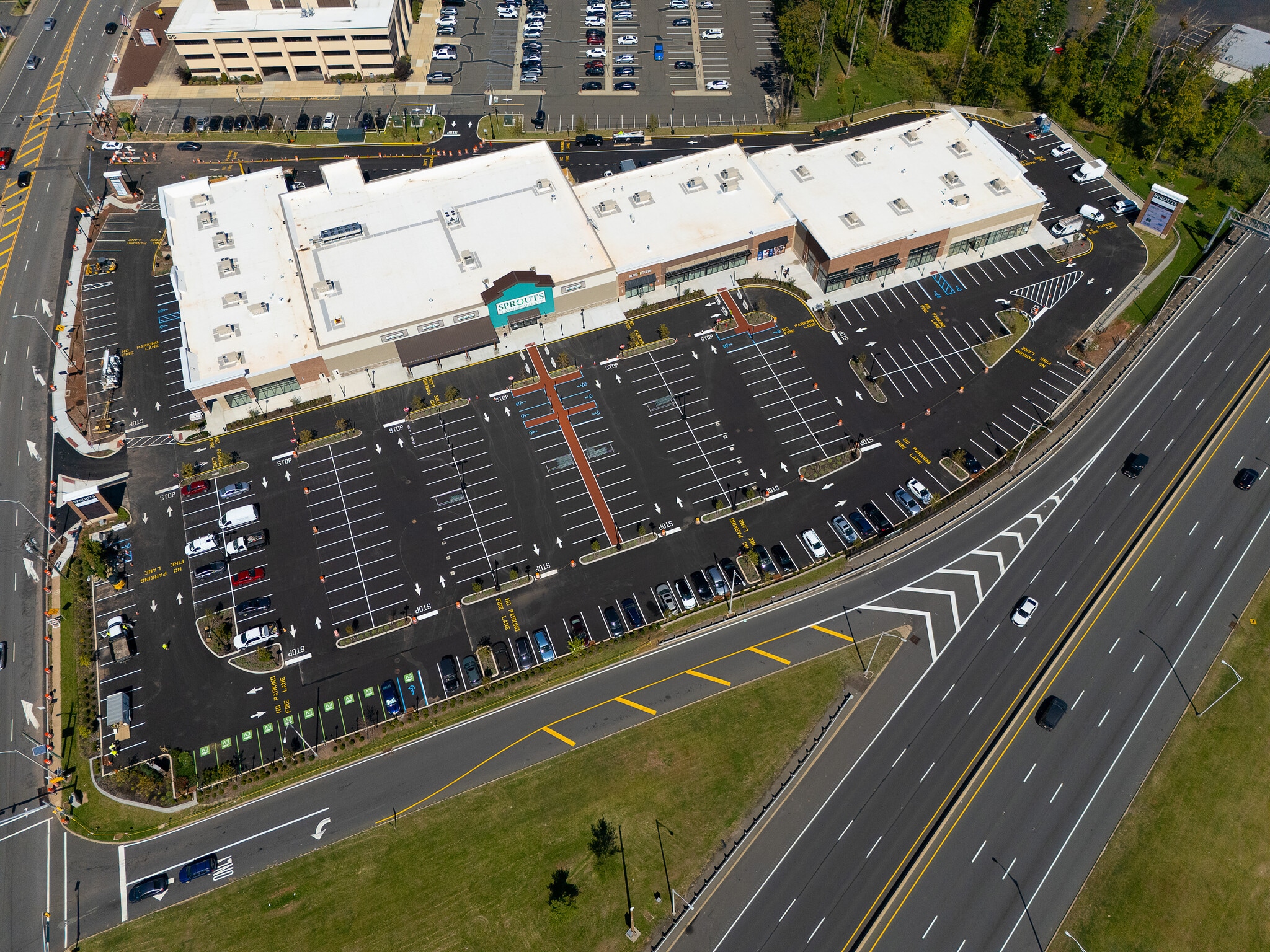 1000 Saint Georges Ave, Avenel, NJ for lease Primary Photo- Image 1 of 26