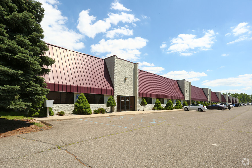 27195-27225 Northline Rd, Taylor, MI for lease - Building Photo - Image 2 of 12