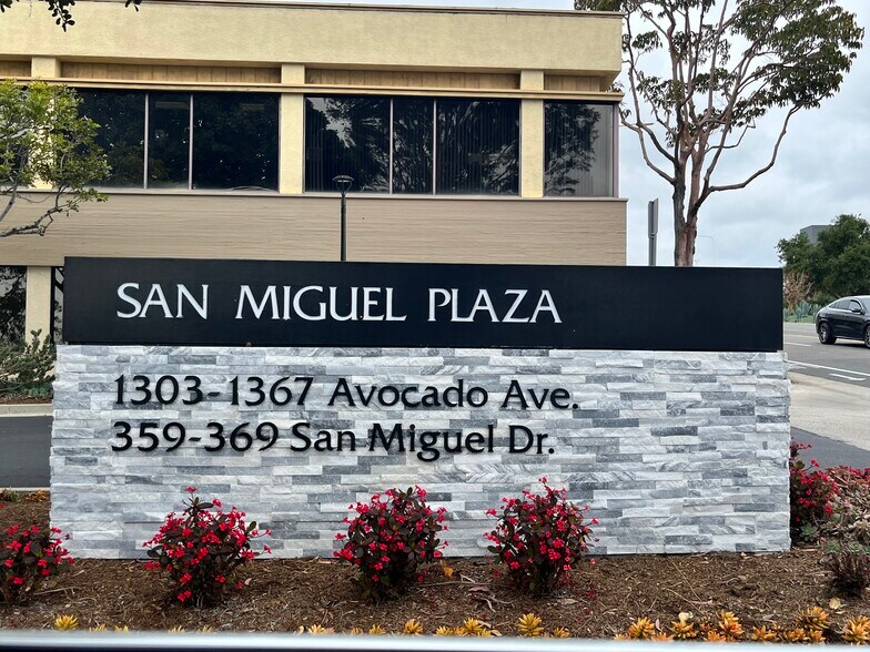 369 San Miguel Dr, Newport Beach, CA for lease - Building Photo - Image 3 of 3