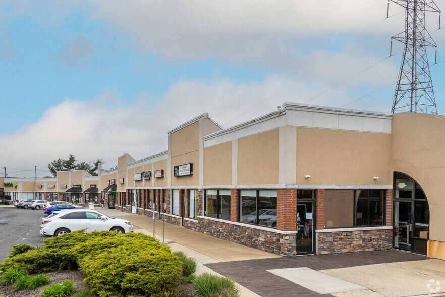 881 Main St, Sayreville, NJ à louer - Photo du bâtiment - Image 3 de 14