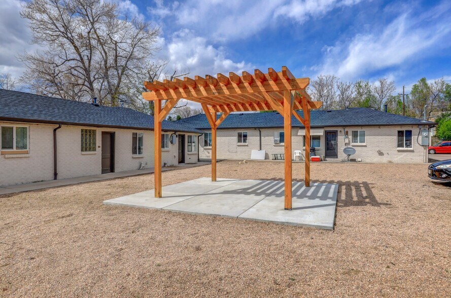 5851 W 30th Ave, Wheat Ridge, CO à vendre - Photo du bâtiment - Image 3 de 23