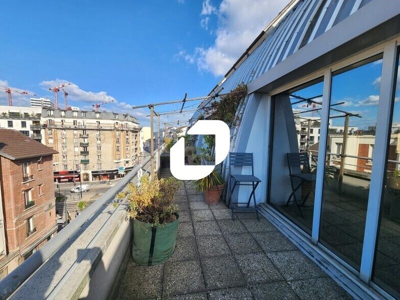 Bureau dans Saint-Ouen-sur-Seine à louer - Photo du bâtiment - Image 2 de 10