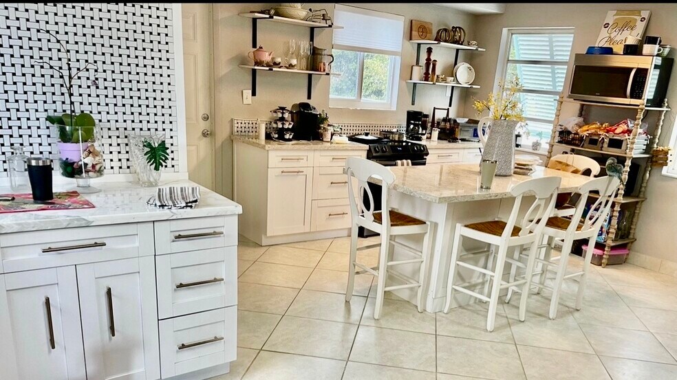 74450 Overseas Hwy, Islamorada, FL à vendre - Photo du bâtiment - Image 2 de 6
