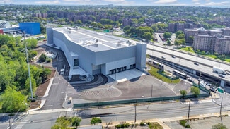 College Point Logistics Center - Entrepôt