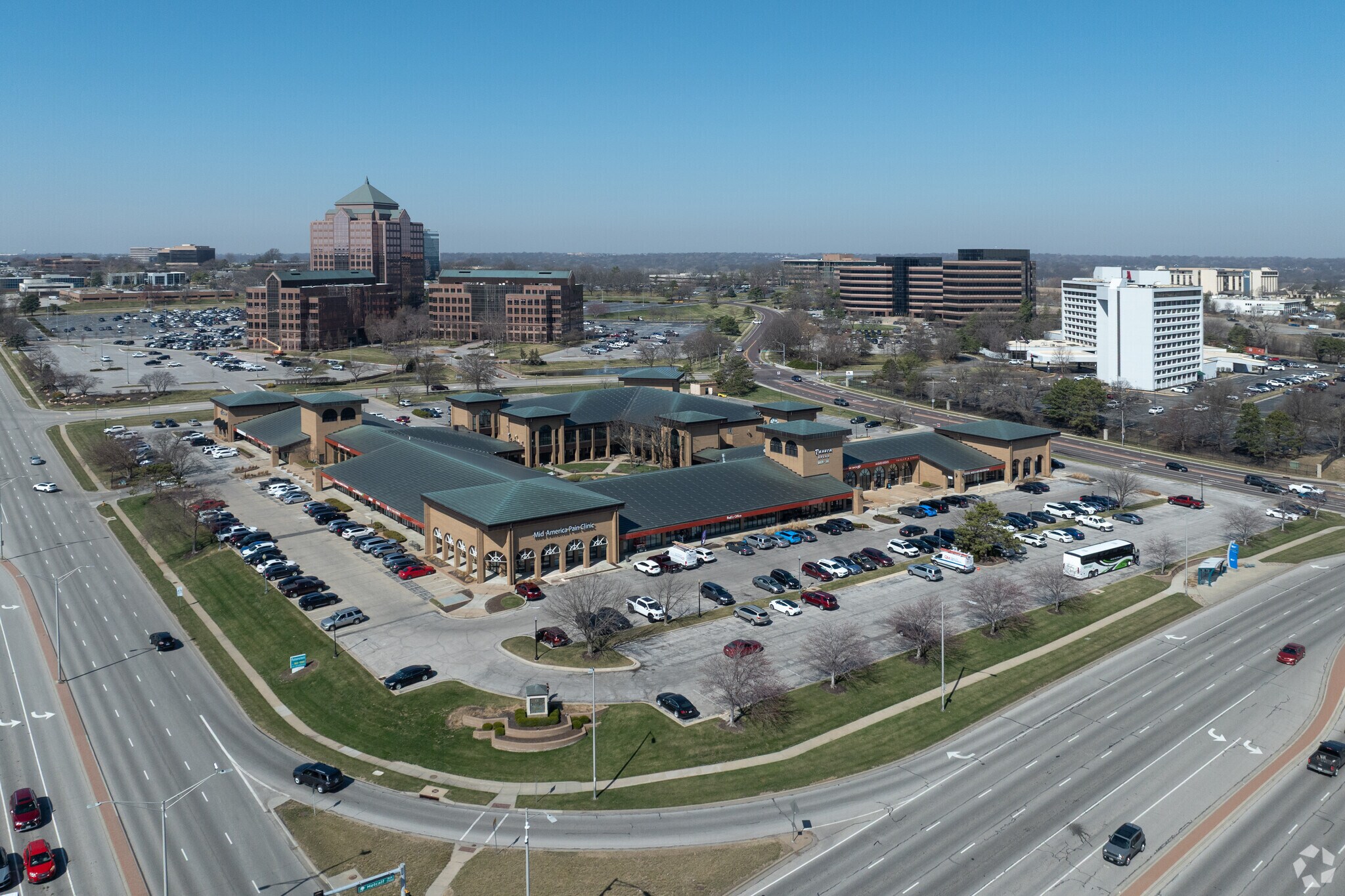 7100 W College Blvd, Overland Park, KS à louer Photo du bâtiment- Image 1 de 28