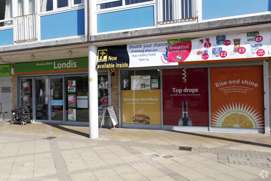 The Sq, Bracknell for sale - Building Photo - Image 2 of 3