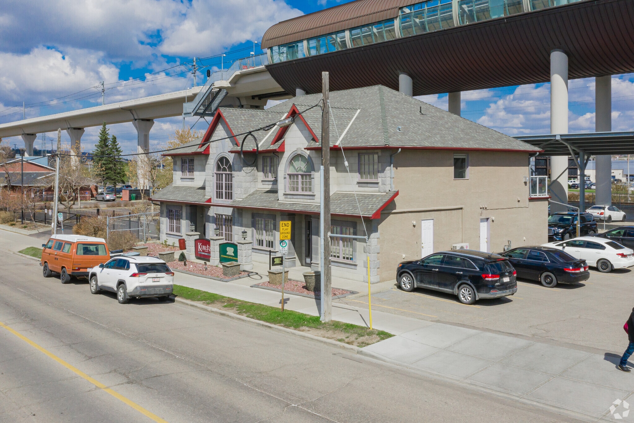 1716 10 Av SW, Calgary, AB for sale Primary Photo- Image 1 of 1