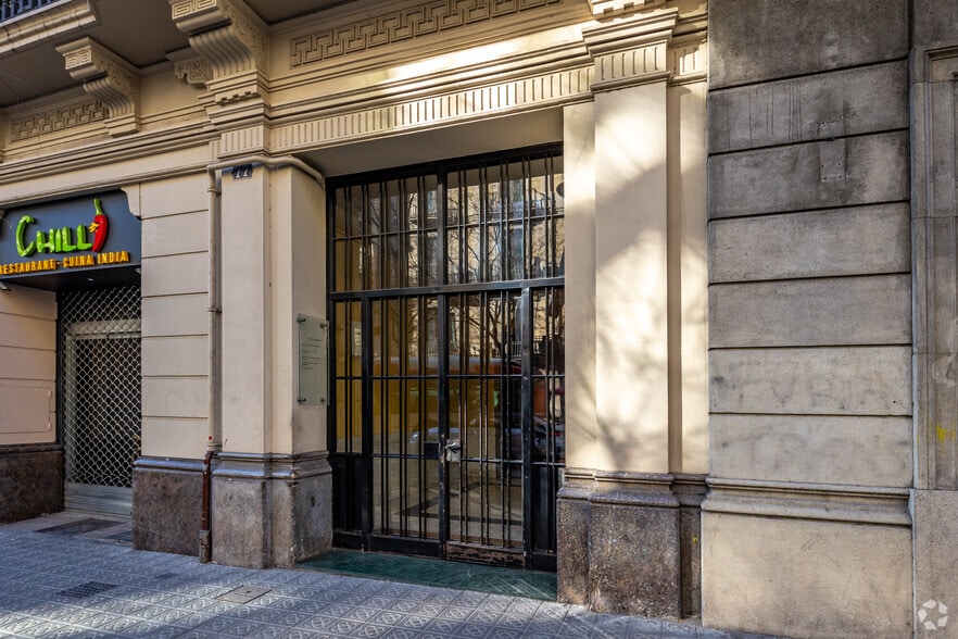 Office in Barcelona, Barcelona for sale - Building Photo - Image 1 of 2