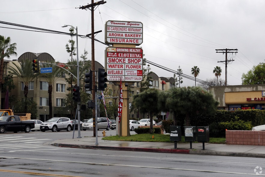 12500 Vanowen St, North Hollywood, CA for lease - Building Photo - Image 3 of 10