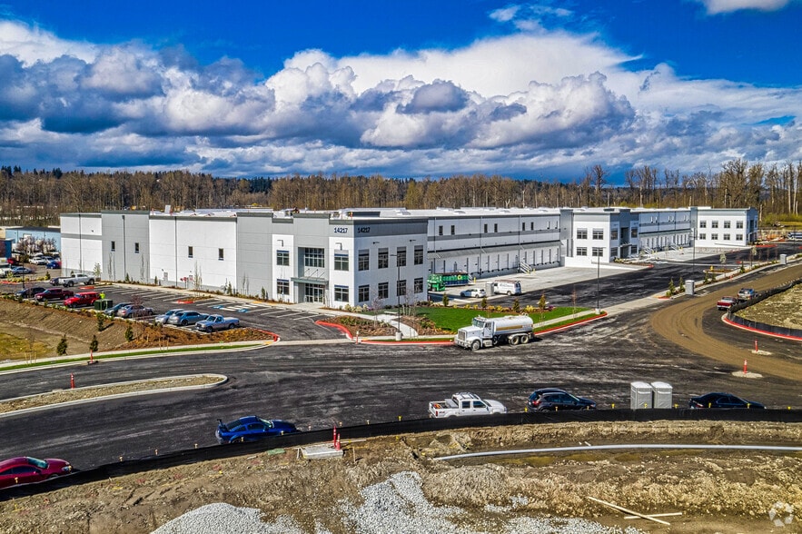 14217 SE Stewart Rd, Sumner, WA à louer - Photo du bâtiment - Image 2 de 12