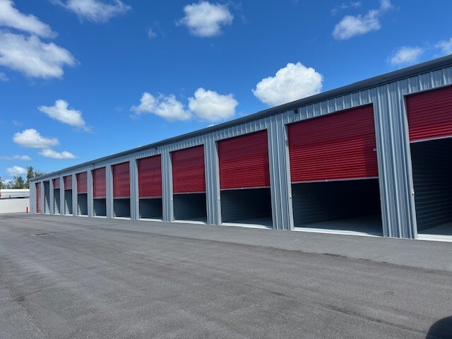 2750 N Tamiami Trl, North Fort Myers, FL for lease - Building Photo - Image 1 of 22