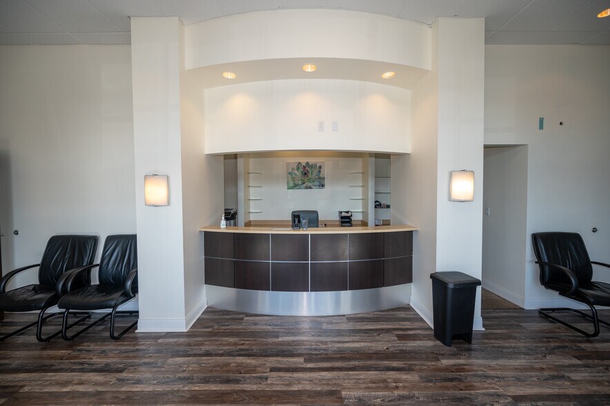 710 Memorial Blvd, Murfreesboro, TN à louer - Photo du bâtiment - Image 3 de 3