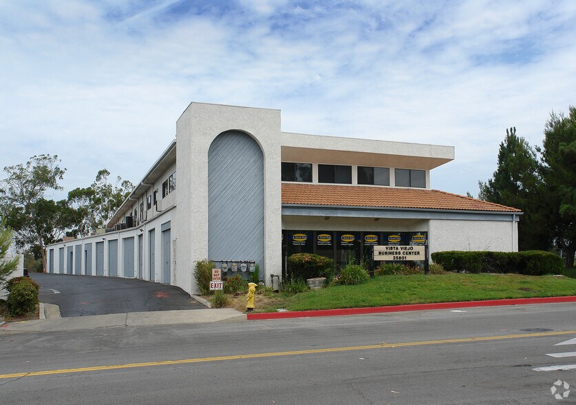 25801 Obrero, Mission Viejo, CA à louer - Photo du bâtiment - Image 2 de 17