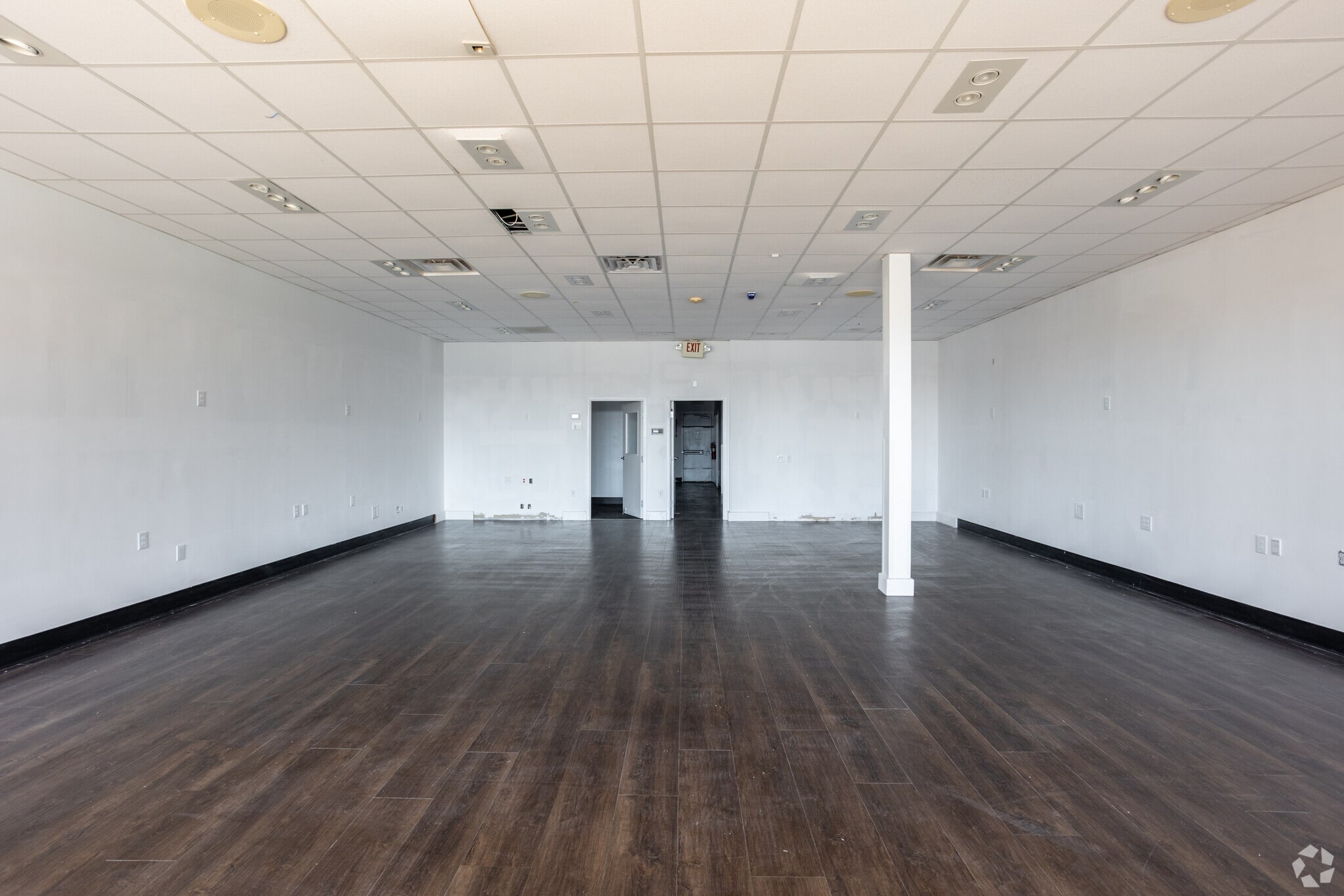 100 Spalding Square, Griffin, GA for lease Interior Photo- Image 1 of 5