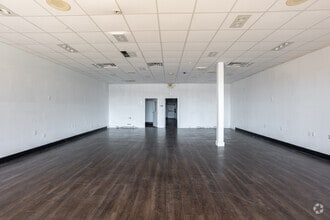 100 Spalding Square, Griffin, GA for lease Interior Photo- Image 1 of 5