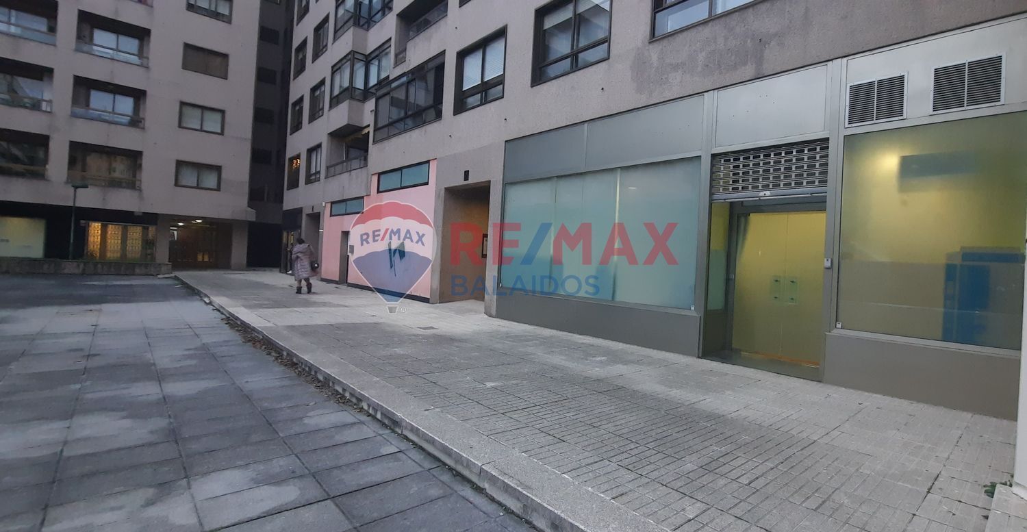 Retail in Vigo for sale Building Photo- Image 1 of 37