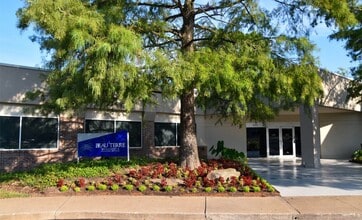 1005 Beau Terre Dr, Bentonville, AR for lease Interior Photo- Image 1 of 11