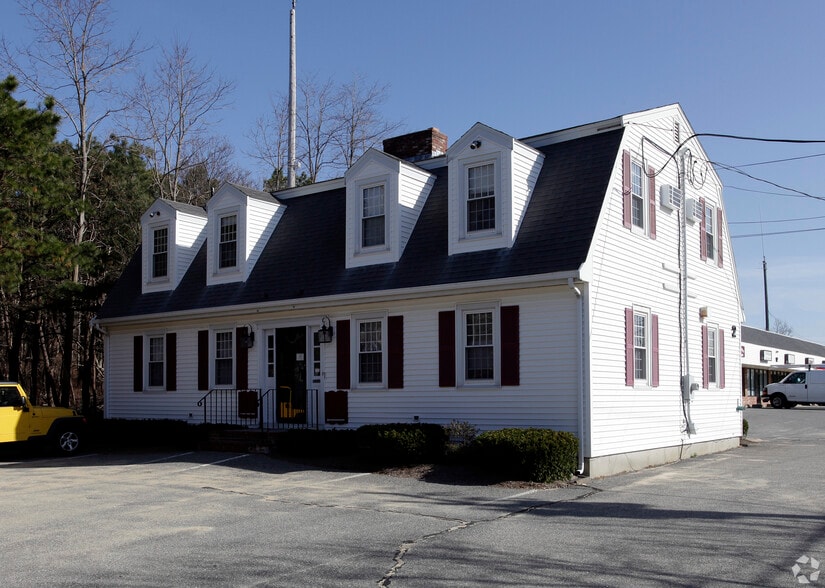 Cape Cod Retail Portfolio portefeuille de 3 propriétés à vendre sur LoopNet.ca - Photo du bâtiment - Image 3 de 4