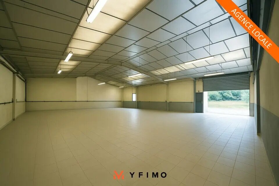 Flex in Gargenville for lease Interior Photo- Image 1 of 7