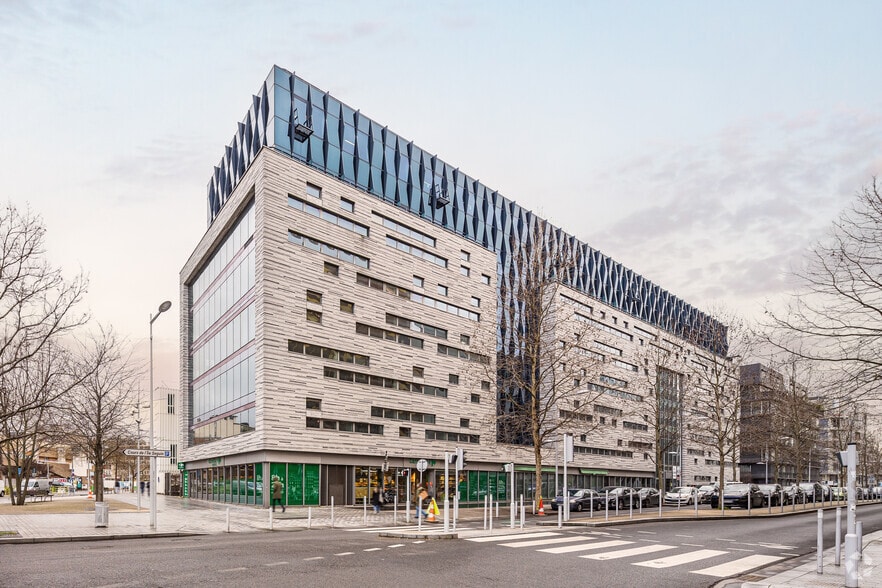 892 Rue Yves Kermen, Boulogne-Billancourt for lease - Primary Photo - Image 1 of 3