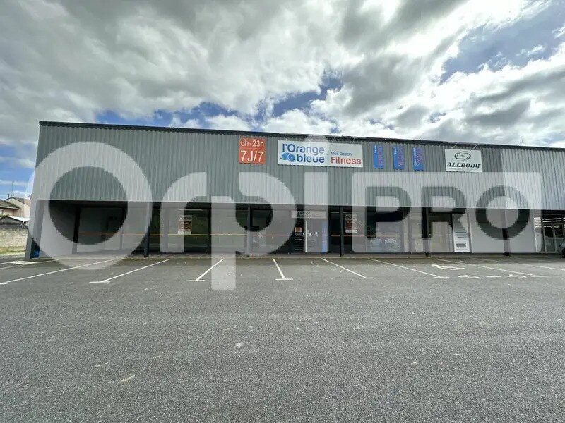 Retail in Montluçon for lease Building Photo- Image 1 of 14